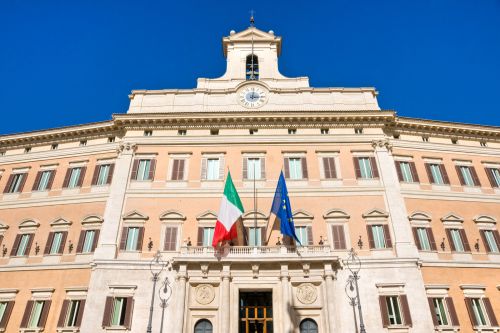 Nuove assunzioni docenti: presentato  emendamento Governo alla manovra